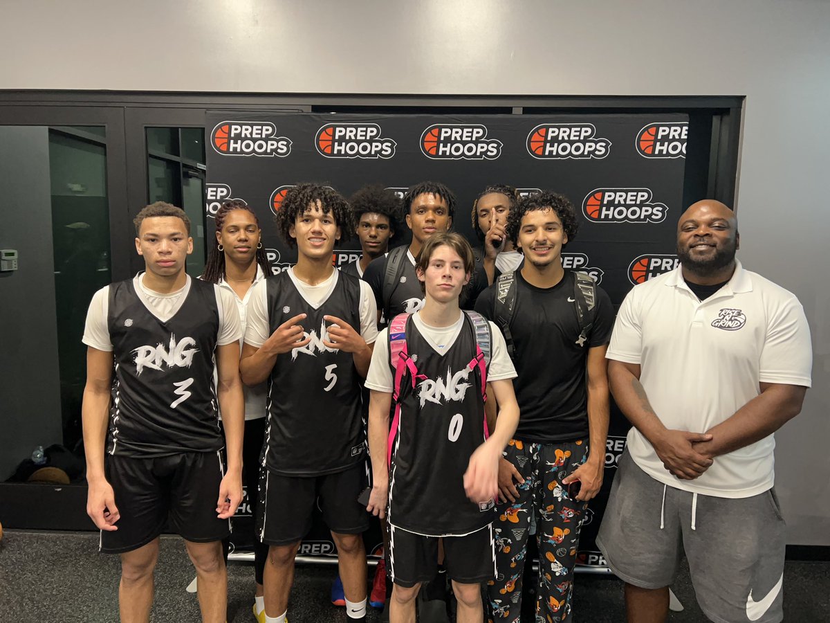 <a href="/Risengrindhoops/">Risengrindbasketball</a> Black finishes the @thephcircuit #Bashinthedesert tournament 3-1 after a rough 74-59 L against a tough Prelude @peakbasketballacademy  team. Proud of how these guys performed this weekend overall, they went 2-1 against Shoe circuit teams as well. Next stop: Indy
