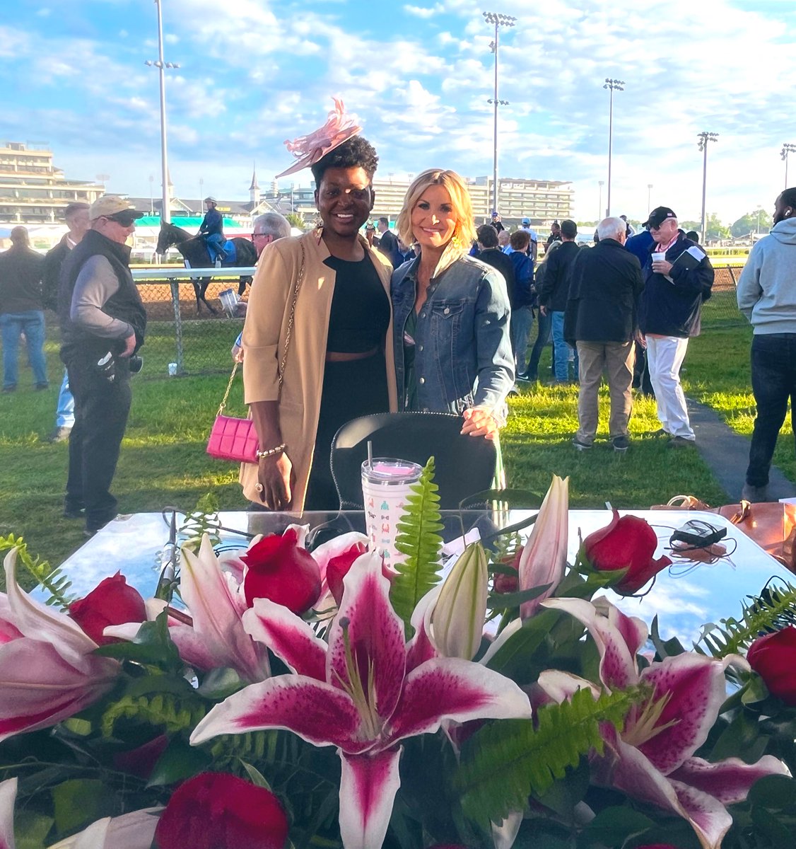 Annual Backside track pic w @claudiacoffeytv Loving the ferns w the lilies 🥰🙌🏾 #backside #bestside