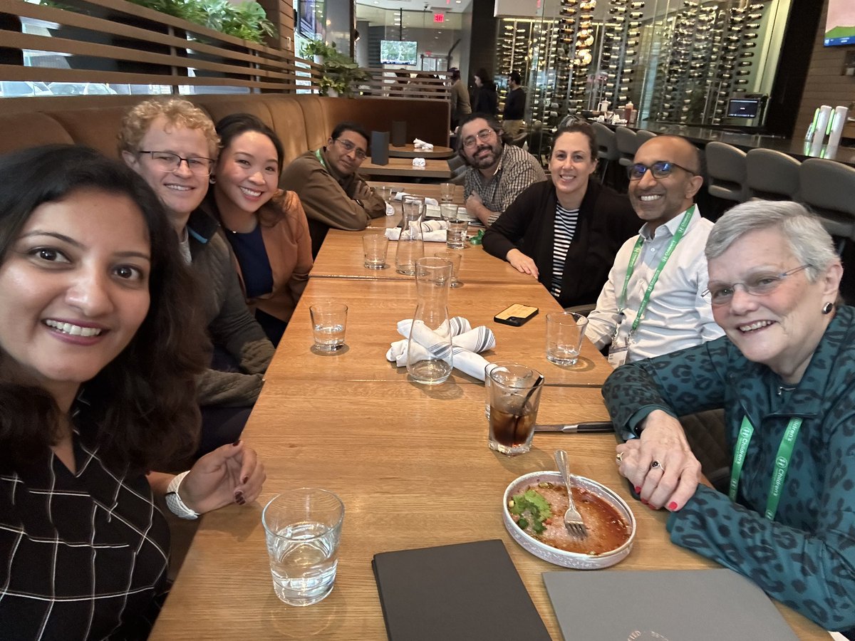 Customary @BCMPedsRenal conference hangout #tradition #memoriesforever #stories Srivaths,Brewer,Leyat, Brandon,Ashna @jchawlz @em_frierson @itskidneysaenz @kimmythekidney #busybodies @sjmswartz,Liz & Peace.. Missing crew @nefron1310 @AkcanArikan @ThadaniSameer @CatherineJ20