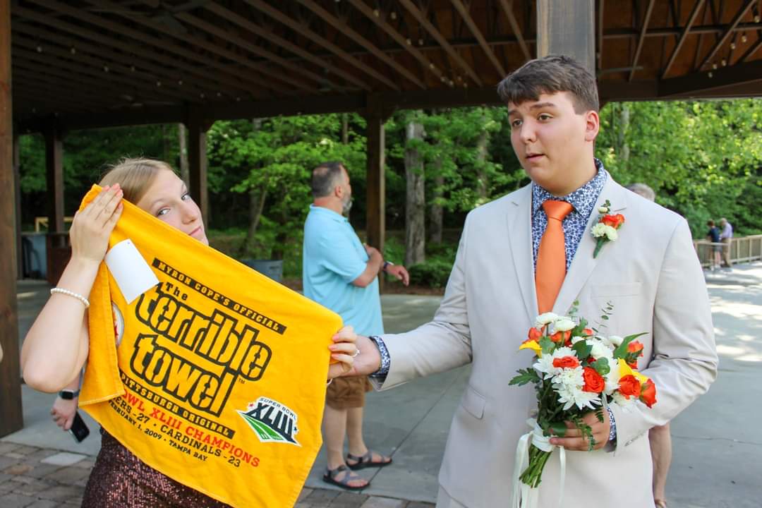 When your daughter goes to prom with a <a href="/Browns/">Cleveland Browns</a> fan, you send her with an equalizer. He looks so sad.
<a href="/steelers/">Pittsburgh Steelers</a> #HereWeGo