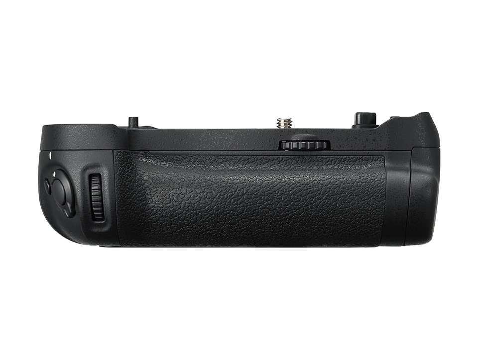 最近のデジタルカメラ、単3電池が使えるカメラはどんどん減っていて、NikonだとD850用のMB-D18が唯一単3電池8本対応。Z 6II/7II用のMB-N11は単3非対応となっている。