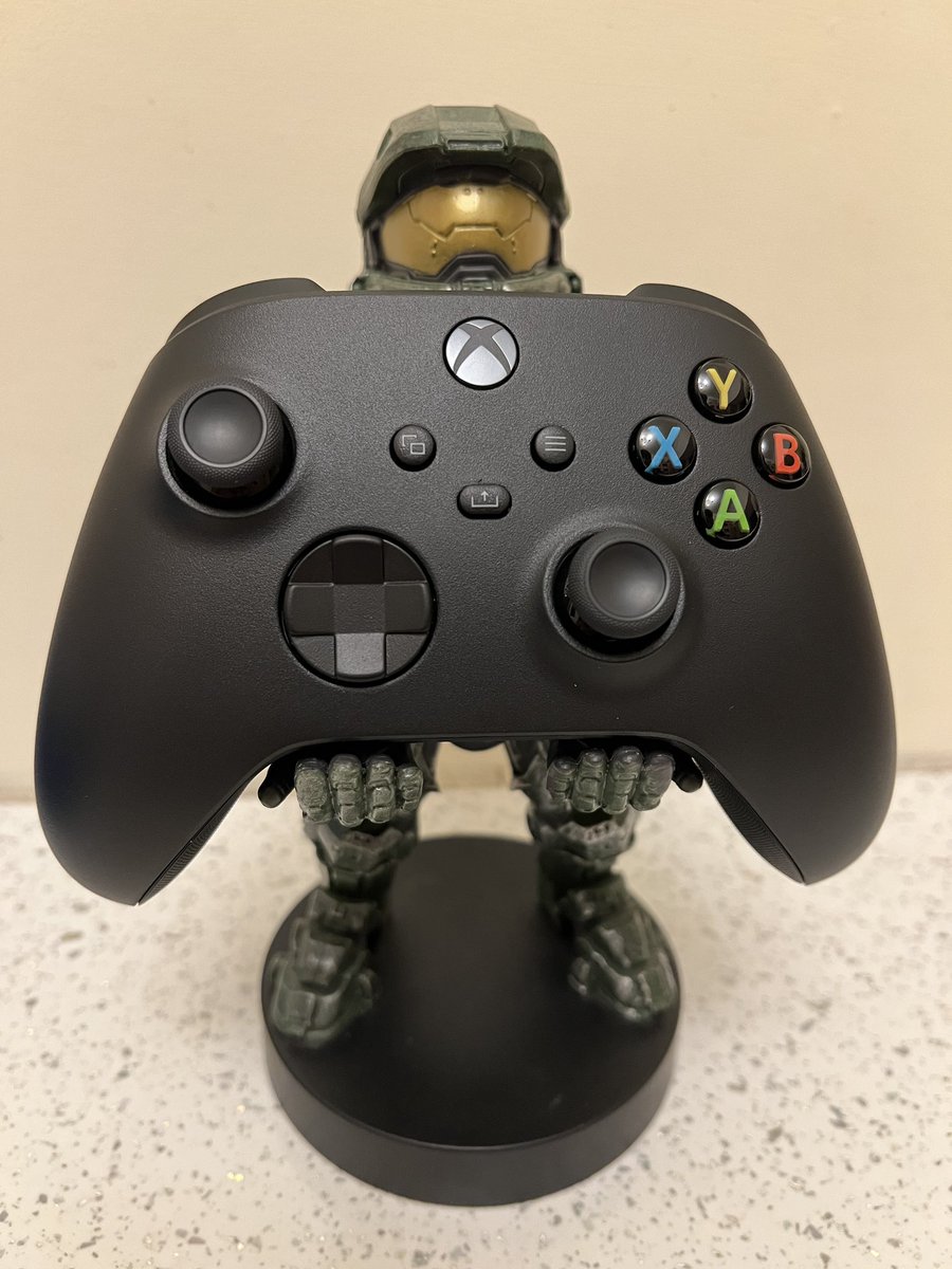 Simple but deadly controller for <a href="/Kimboelzein/">Kimbo</a> 

-Carbon Black
-2 mapped buttons