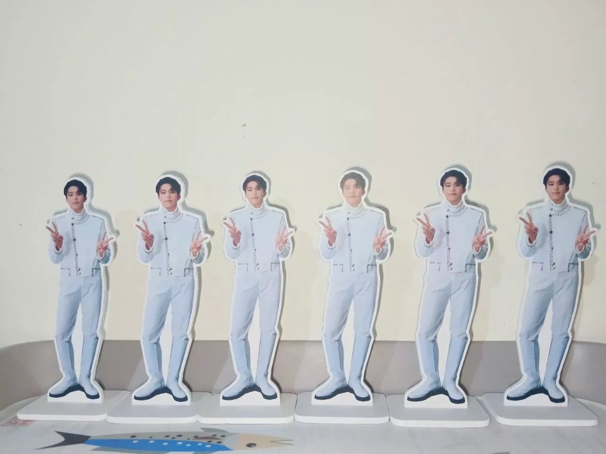 ☁️ Mini standees!

₱55 pesos min of 30 pcs, ₱50 pesos for 50 pcs and up!

— approx 5' - 6' height
— adhesive packaging included

slots are still open, 📩 for queries.

🍓#by_ces

wts lfb ph printing service