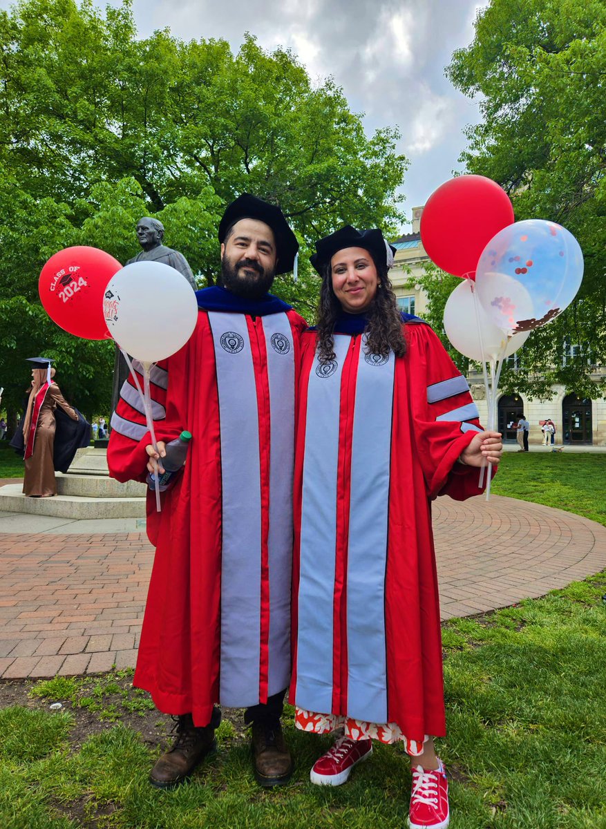 Eşimle beraber Ohio State University’de 2018’de başladığımız doktora hikayemizi Matematik ve Malzeme Bilimi alanlarından mezun olarak bugün tamamlamış bulunuyoruz.