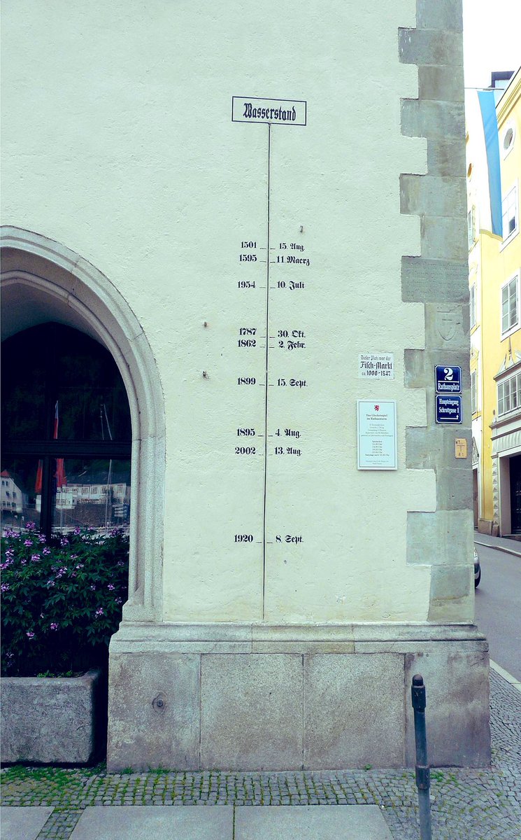 Anotações de enchentes, 1501 a 2002 Passau, Alemanha, foto Set/2012.
Impossível atribuir aquecimento global causado pela atividade humana em 1501, nem desmatamento da América do Norte, nem do Brasil e muito menos da Amazônia.
Não anotar, não estudar ciclos também é uma opção.