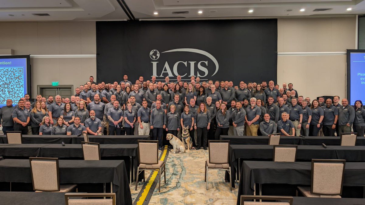 #IACISOrlando2024: 
Taught FAT & exFAT to >300 attendees. 

Received the 𝗩𝗼𝗹𝘂𝗻𝘁𝗲𝗲𝗿 𝗥𝗲𝗰𝗼𝗴𝗻𝗶𝘁𝗶𝗼𝗻 𝗔𝘄𝗮𝗿𝗱 for my work in training, marketing, & scholarships. 

Left extremely humbled. Here's to continuing to make a positive impact, together! #findyourwhy