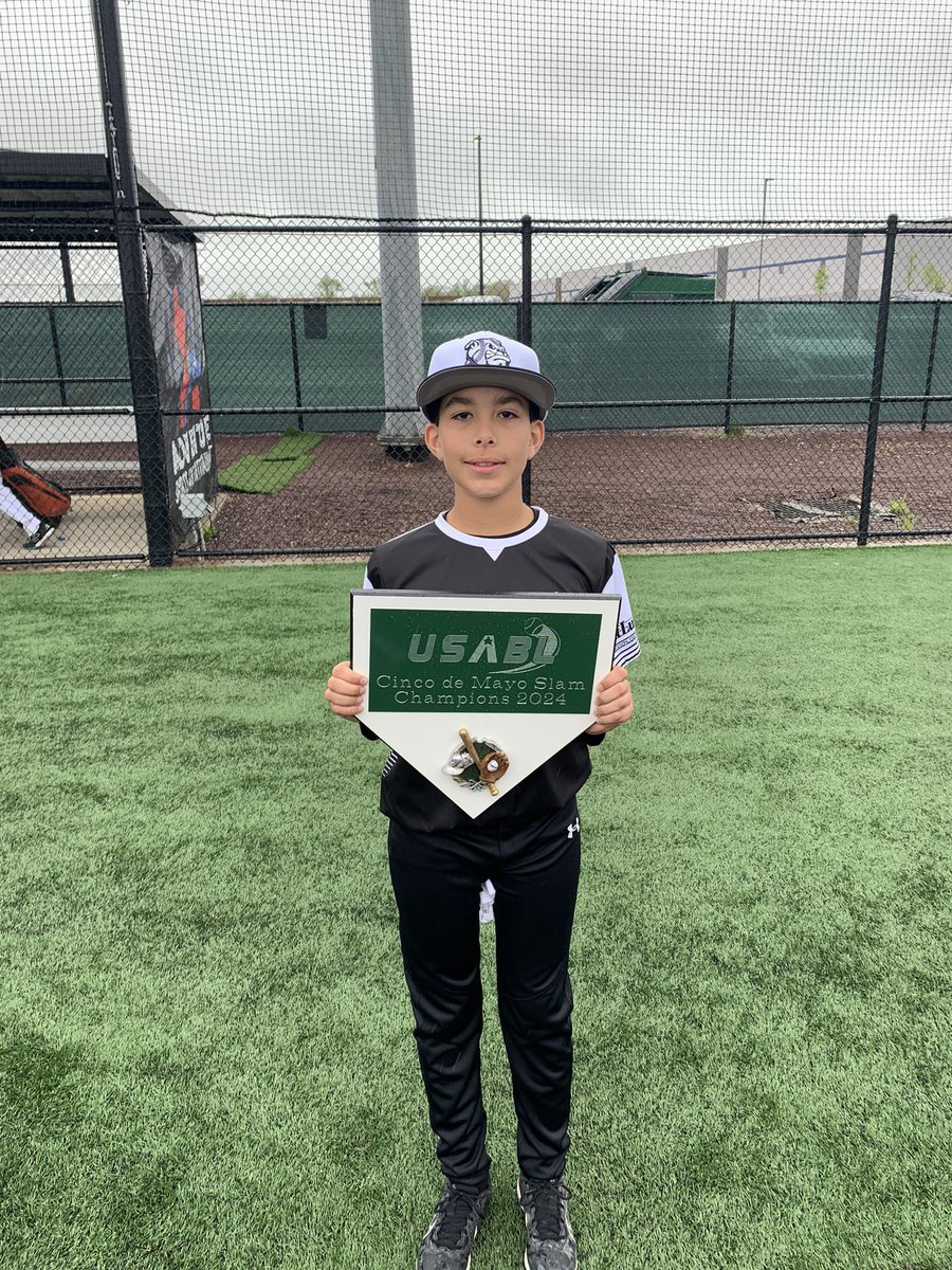 Super Proud of our EABO RiverDawgs squad on their 🥇 Great job Papa ⚾️#ClementeKID WP