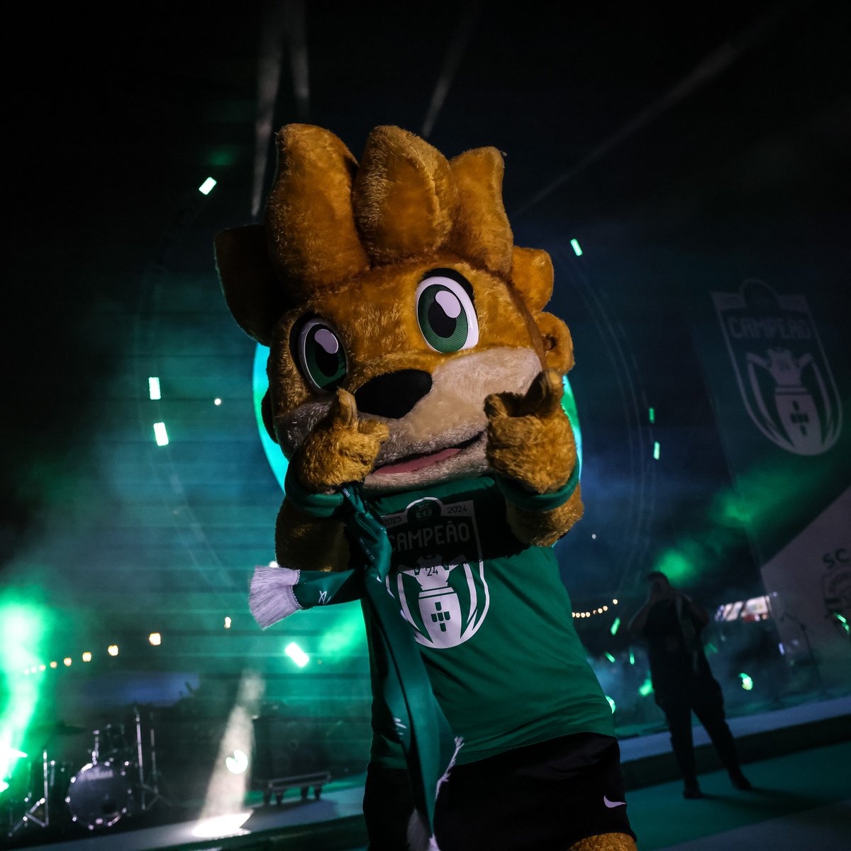 SportingCP's tweet photo. O nosso #Jubas 🏆🦁💚 https://t.co/GOUHJsB5pM