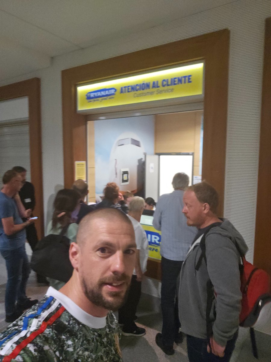 tj2309's tweet photo. @Ryanair @Ryanair ,is this the publicity you wanted? Happy customers queuing to praise you 😅😅 https://t.co/CsnPNAm76d