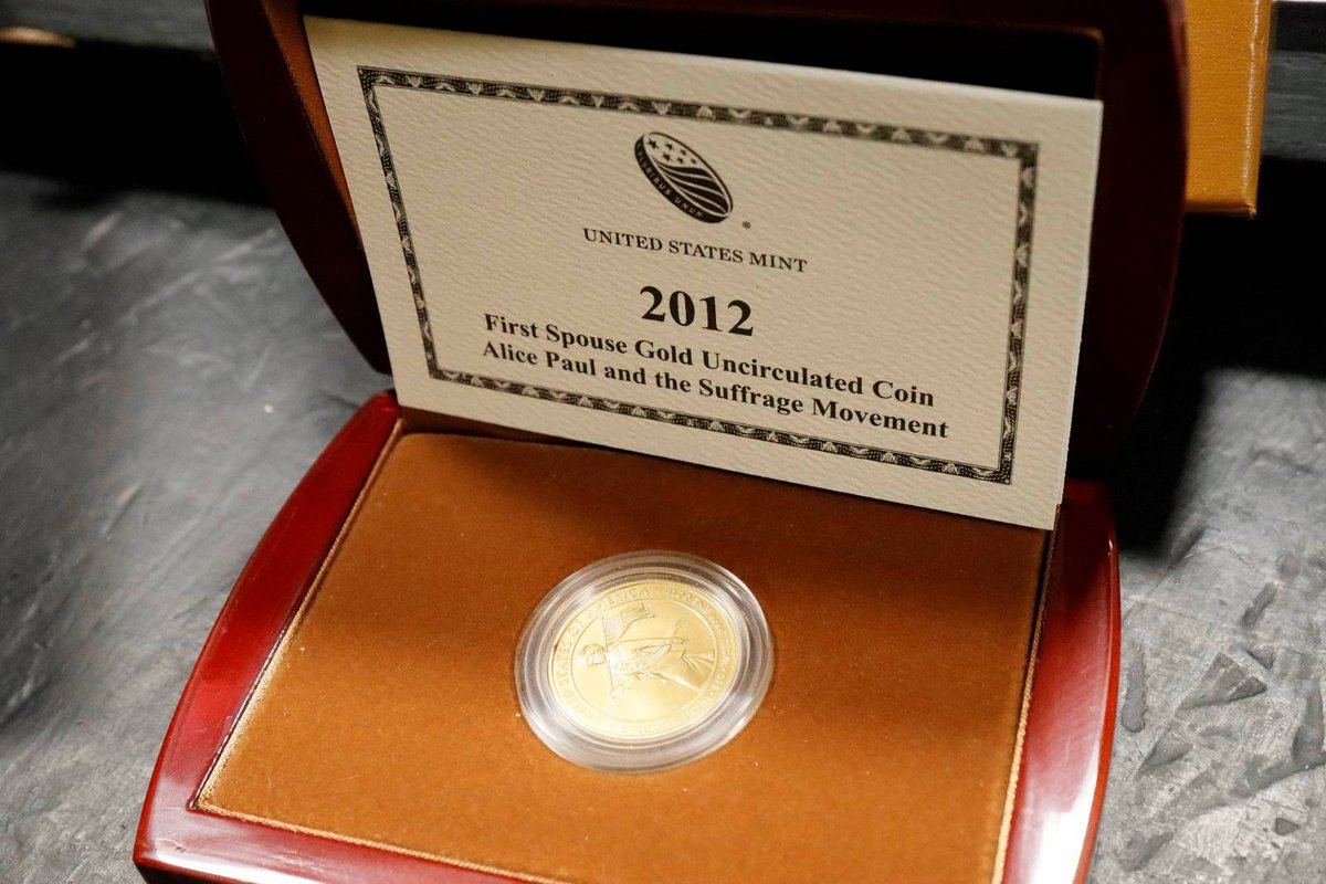 GOLD 1/2oz 2012-W First Spouse Uncirculated Coin +Box

Auction ends: Friday, May 10th, 6:51pm EST

View the auction and bid: ebay.com/itm/3754101825…