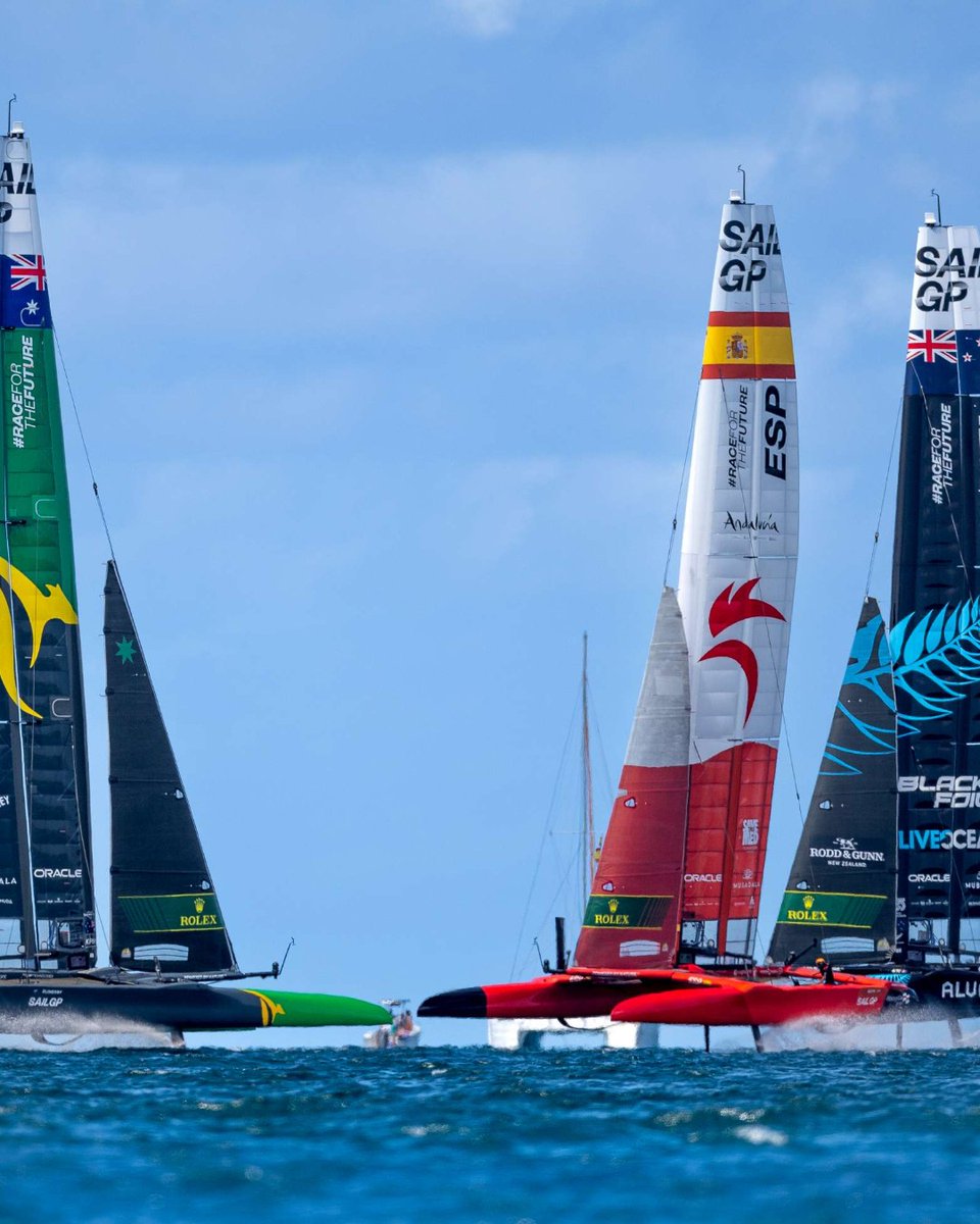 Racing on day 2 of #BermudaSGP was close 😲 #SailGP keeps turning up the heat ⛵️🔥