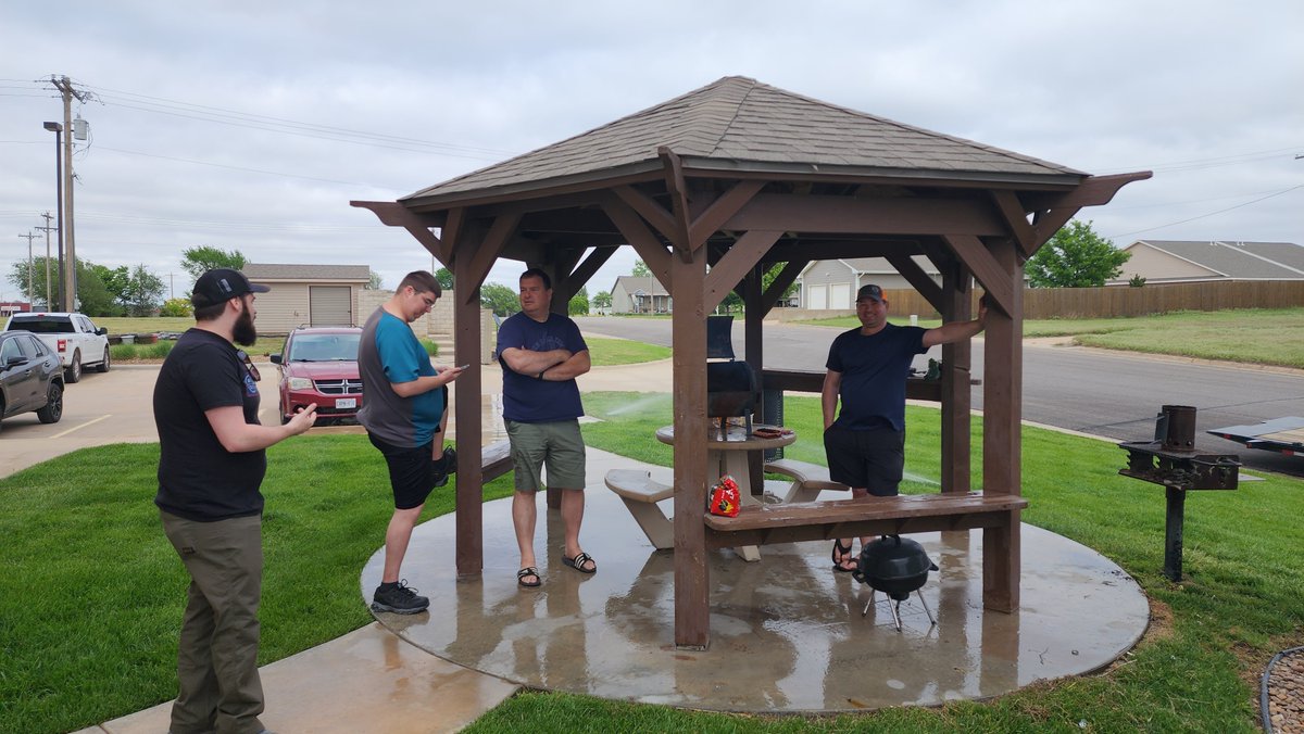 @706photos is grilling up some smokies, hanging out with @twstdbro @Stormchaser_TS @evanjames_wx #TheEhTeam #chasecation24