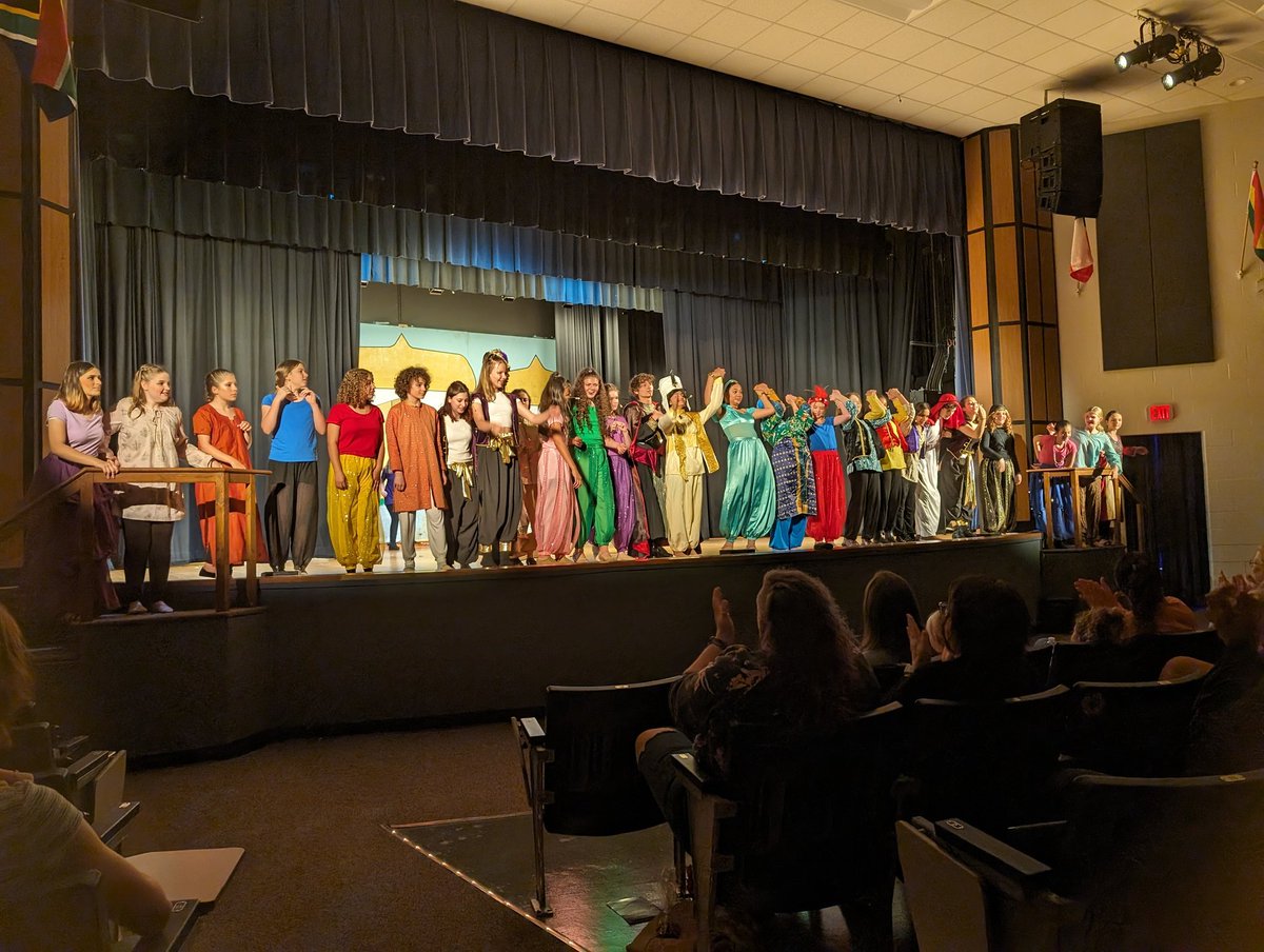 Dr. Maria Wakefield (@heydrwakefield) on Twitter photo What an amazing show by <a href="/SRMS_Official/">Seneca Ridge Middle</a> Drama club. Thank you Mrs. Carter and Ms. Clark for all your dedication over the years!! The kids and I had such a great time and the SS were amazing!! What an amazing show by <a href="/SRMS_Official/">Seneca Ridge Middle</a> Drama club. Thank you Mrs. Carter and Ms. Clark for all your dedication over the years!! The kids and I had such a great time and the SS were amazing!!