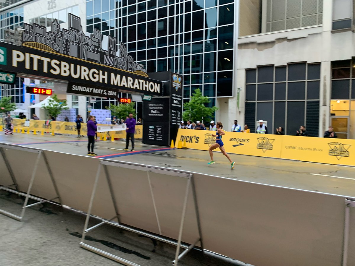 Steph_Rothstein's tweet image. Won the @PGHMarathon half this morning in 71:11. My teammate @BanguriaK crushed and won the men’s race. My 7 month old daughter was waiting at the finish line. Now we’re trying to get home to our boys! Thanks to Pittsburgh and those that still believe in moms returning to sport.
