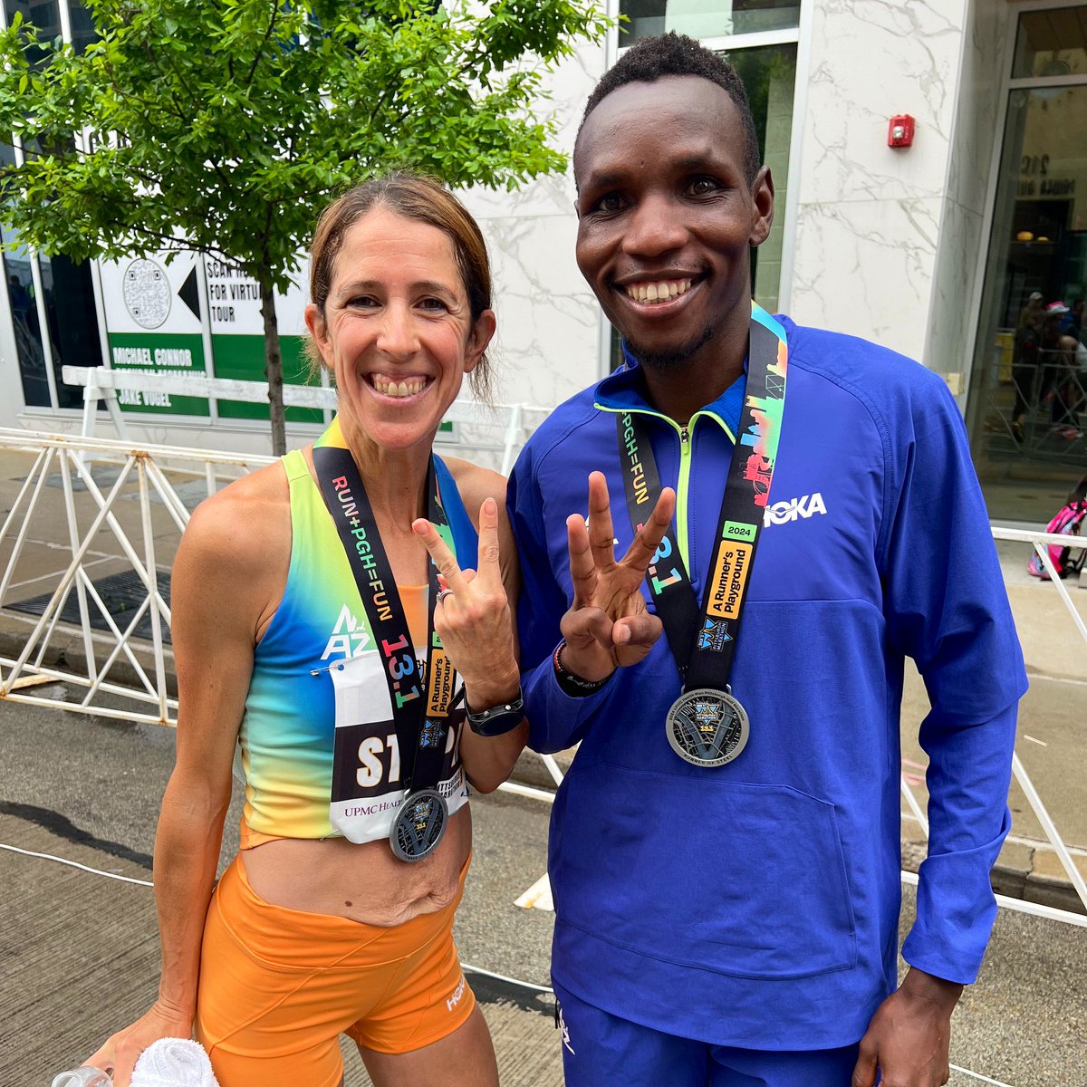 Steph_Rothstein's tweet image. Won the @PGHMarathon half this morning in 71:11. My teammate @BanguriaK crushed and won the men’s race. My 7 month old daughter was waiting at the finish line. Now we’re trying to get home to our boys! Thanks to Pittsburgh and those that still believe in moms returning to sport.