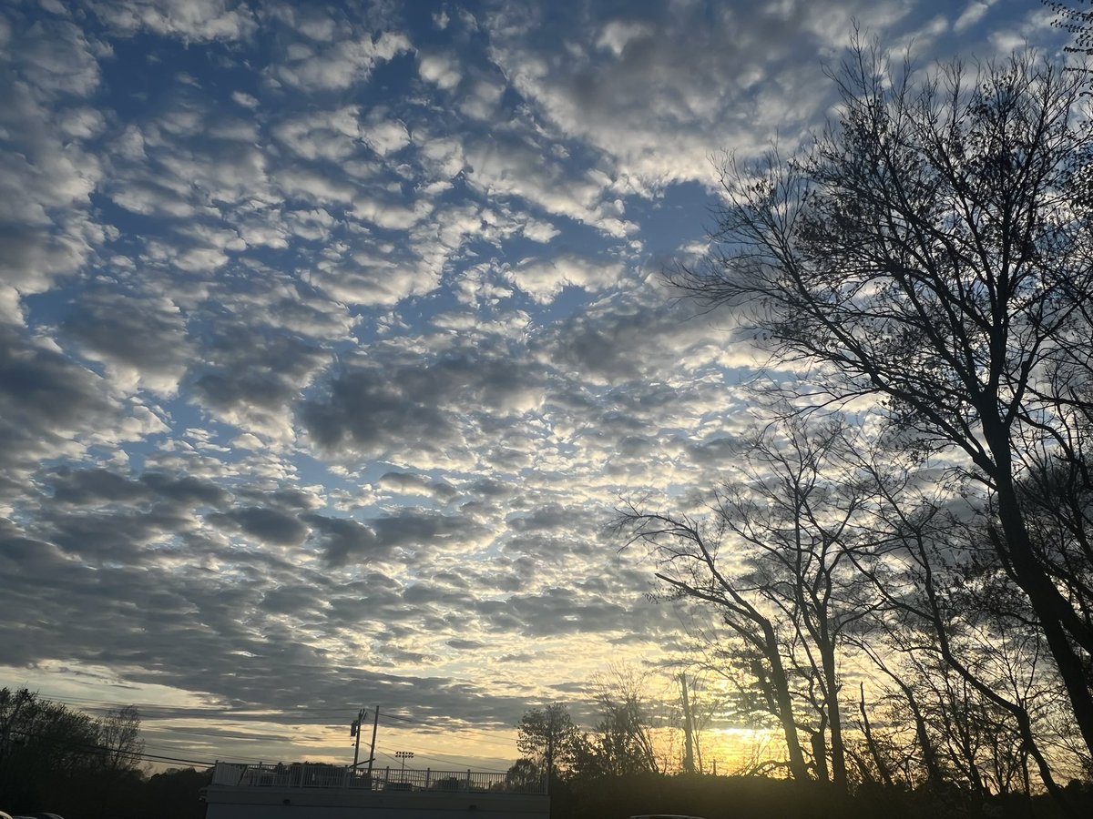foundmycalling's tweet photo. The late evening clouds! https://t.co/qTsCCT8Nd9