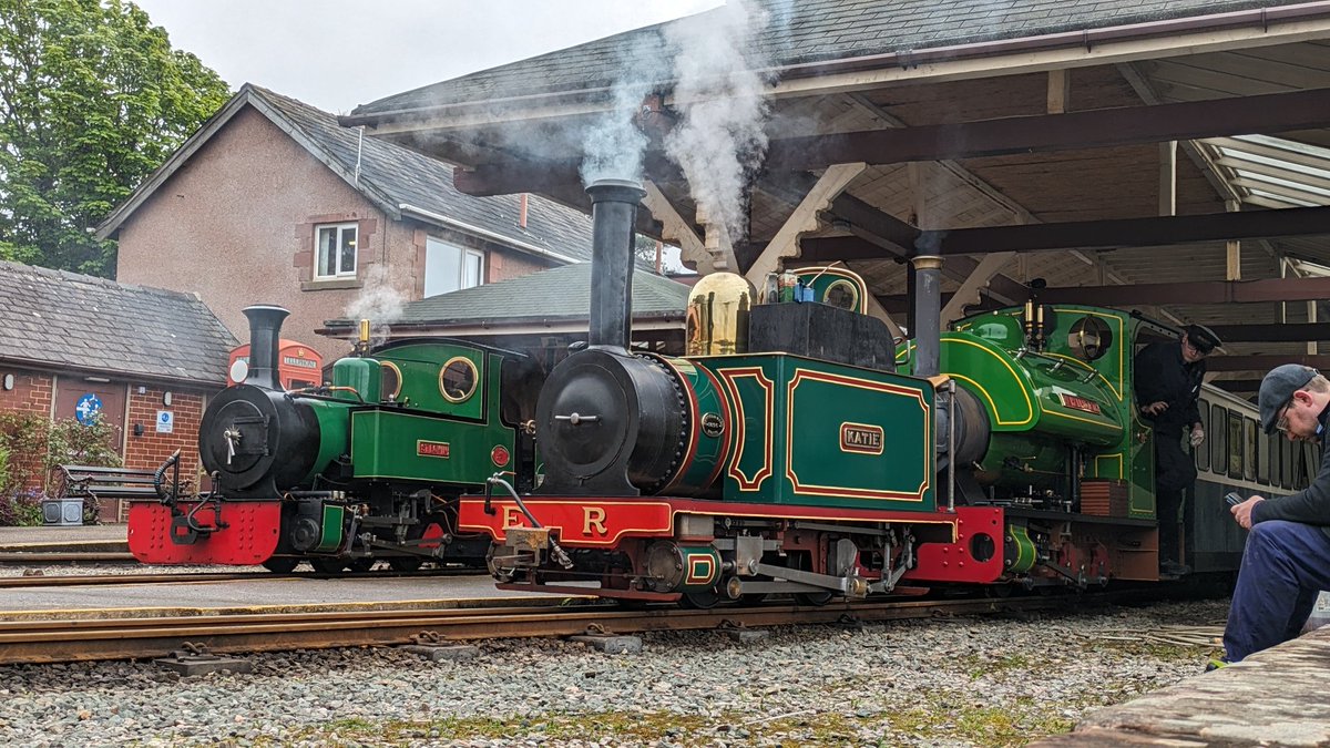 Next up was a stop at the Ravensglass and Eskdale Railway for the steam gala before heading to the annual FTS dinner in Bispham. A lovely day with some lovely people and some lovely vintage vehicle and chat. Tomorrow I aim to do Llandudno all being well. #happytimes