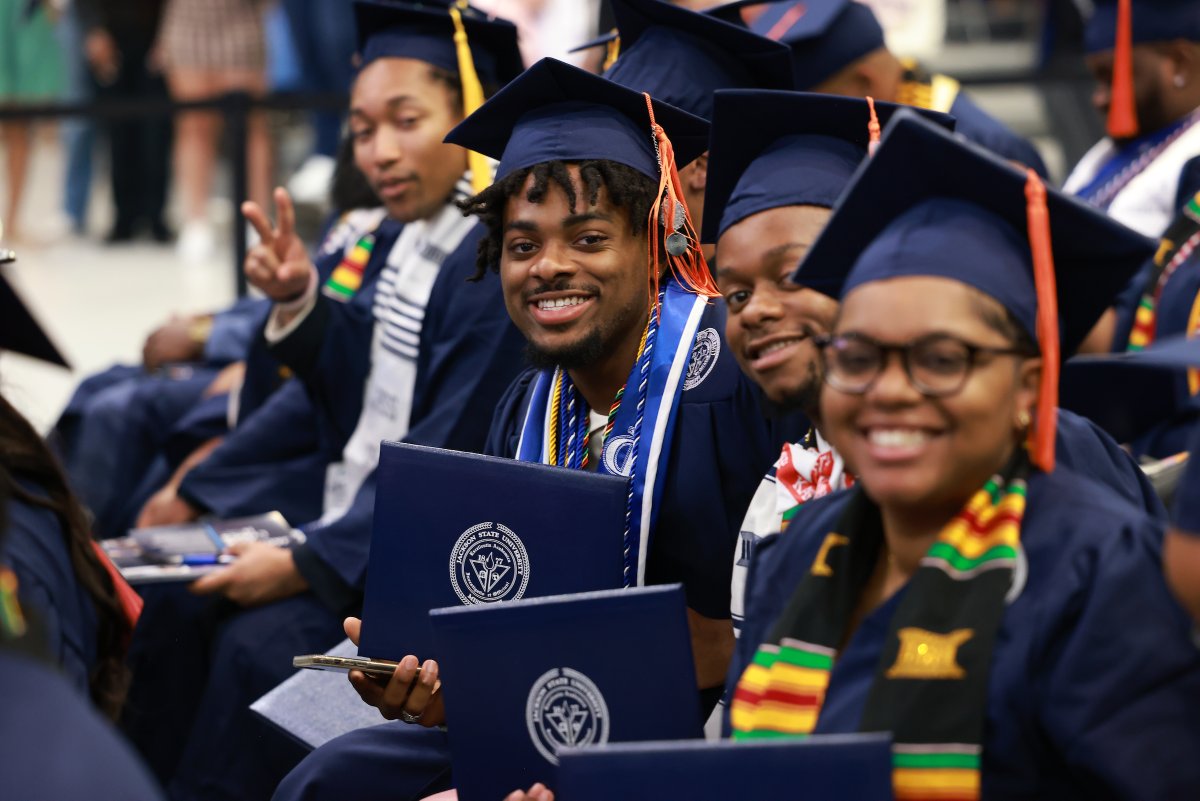 📸 2024 Spring Undergraduate Commencement Ceremony 🎓 #JSUGrad24 View more photos by visiting the Jackson State University Facebook page!