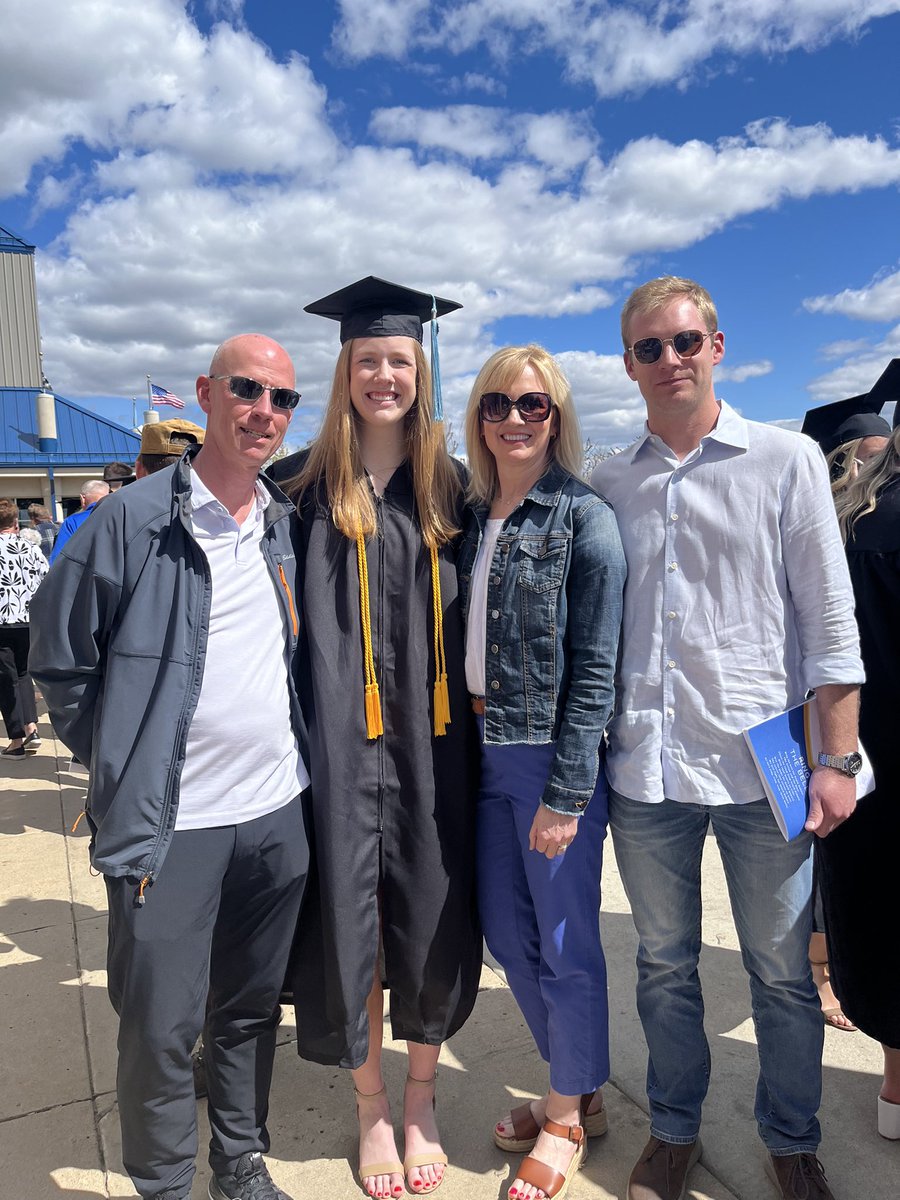 Congrats to our Co-Founder <a href="/nelsontori9/">Tori Nelson</a> on her graduation from SDSU yesterday! She earned degrees in Exercise Science and Community and Public Health while maintaining a 4.0 GPA!

#HerTurn
