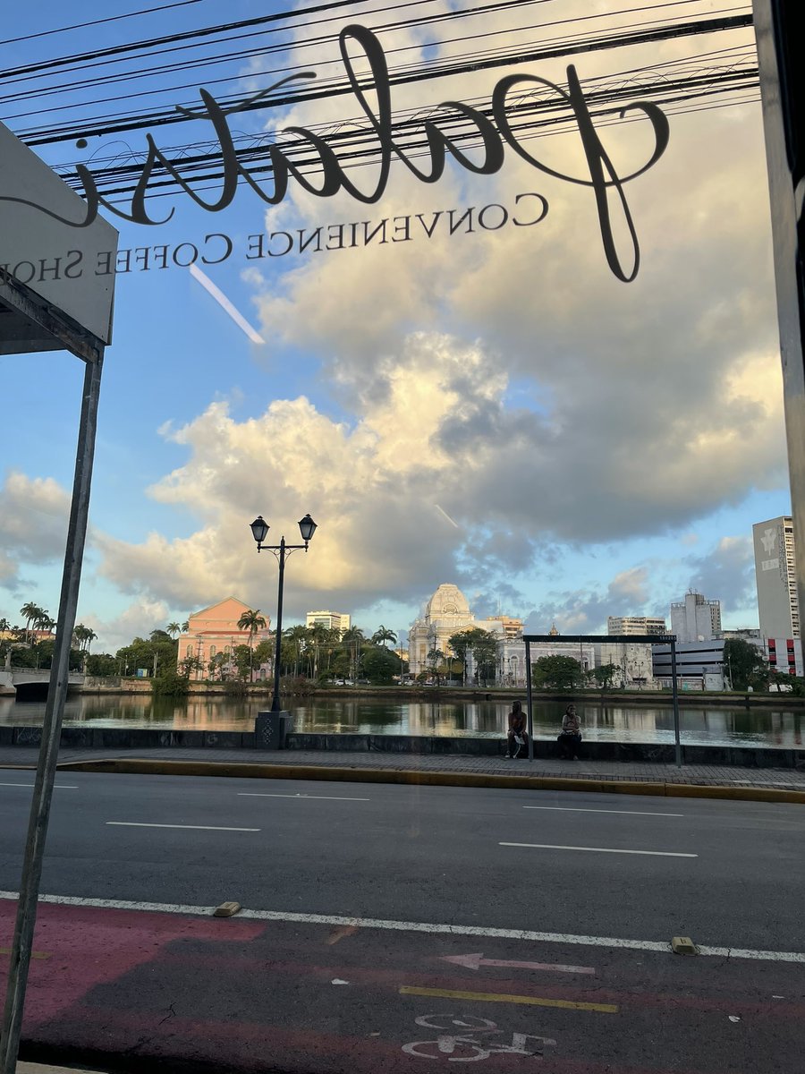 enailuju's tweet photo. abriu hoje uma cafeteria em recife chamada palatsi que é simplesmente uma lindeza!!! cardápio com preços bons muitas coisas deliciosas e atendimento maravilhoso e 100% climatizado é ao lado do museu do mamam pra quem gosta de museu&amp;cafe (delicioso para date) https://t.co/bvBLdSv2If