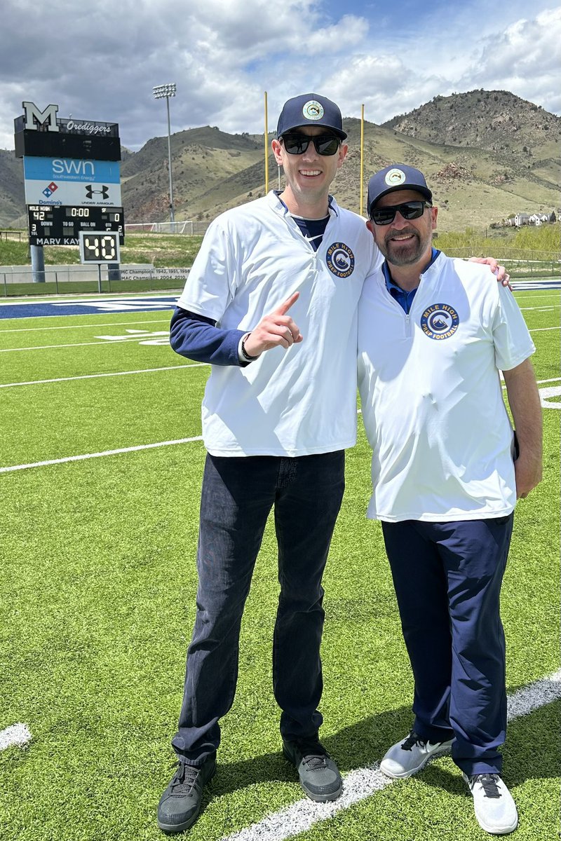 A couple of Oredigger legends coaching at Marv Kay Stadium today in the Prep Super League - it was great to welcome @TyYoung_5 and @CoachBobStitt home to Golden! #HelluvaEngineer⚒