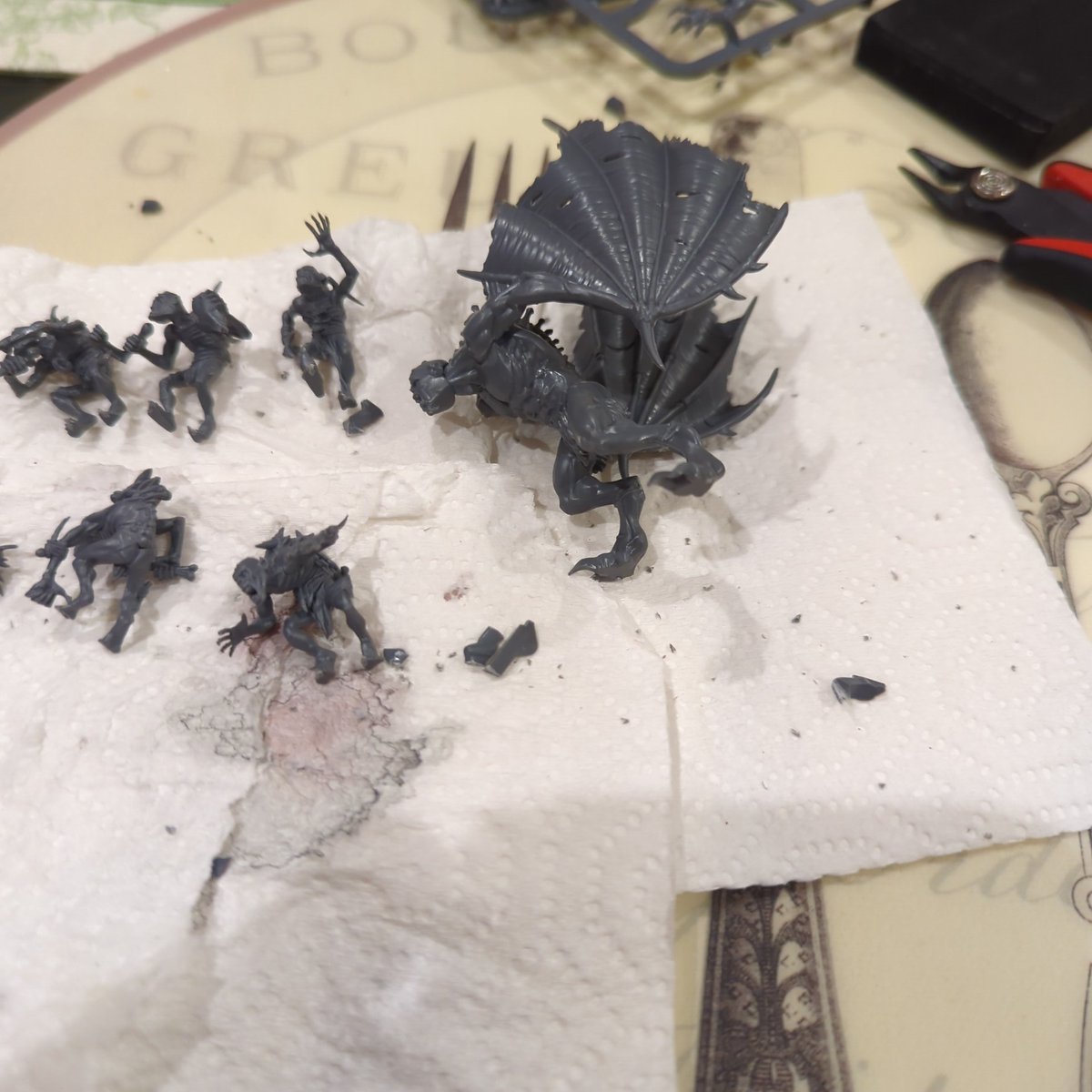 Hobby Streak Day 772
Assembling some Flesh Eater Courts for Warcry! I'll get back to the Pointy Aelves in a few days!
#hobbystreak #warhammeraos #ageofsigmar #flesheatercourts #warcry