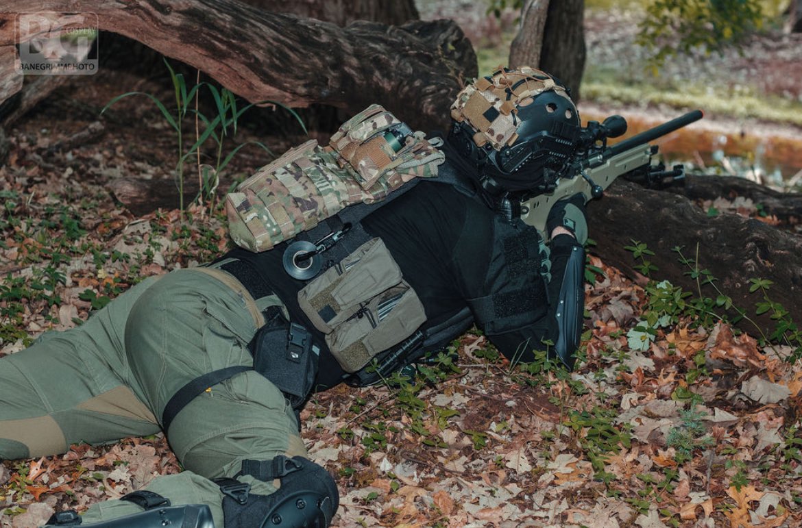 “Haha, and they said I couldn’t be a sniper”

#konig #MW2 #mw3 #cod #cosplay