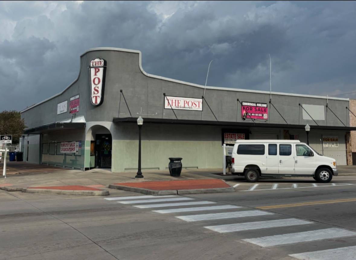 For Sale/Lease * Texas City * Office/Retail 6th Street North & 5th Avenue North 409.750.3688 #RolandDressler #AntiquesTexasCity #EstateSaleServices #CoinShop #CoinShopTexasCity #ShopTexasCity #ExploreTexasCity #TexasCityRealEstate #commercialrealestate #JewelryStore #TexasCity