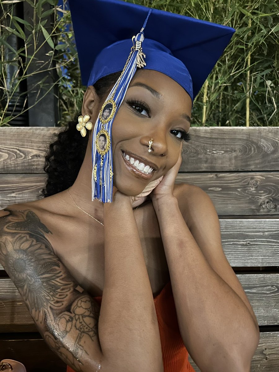 arreism's tweet photo. for my Angels 🤍

#2xHBCUAlumna 🐯💙🎉 https://t.co/cZnJYjyQof