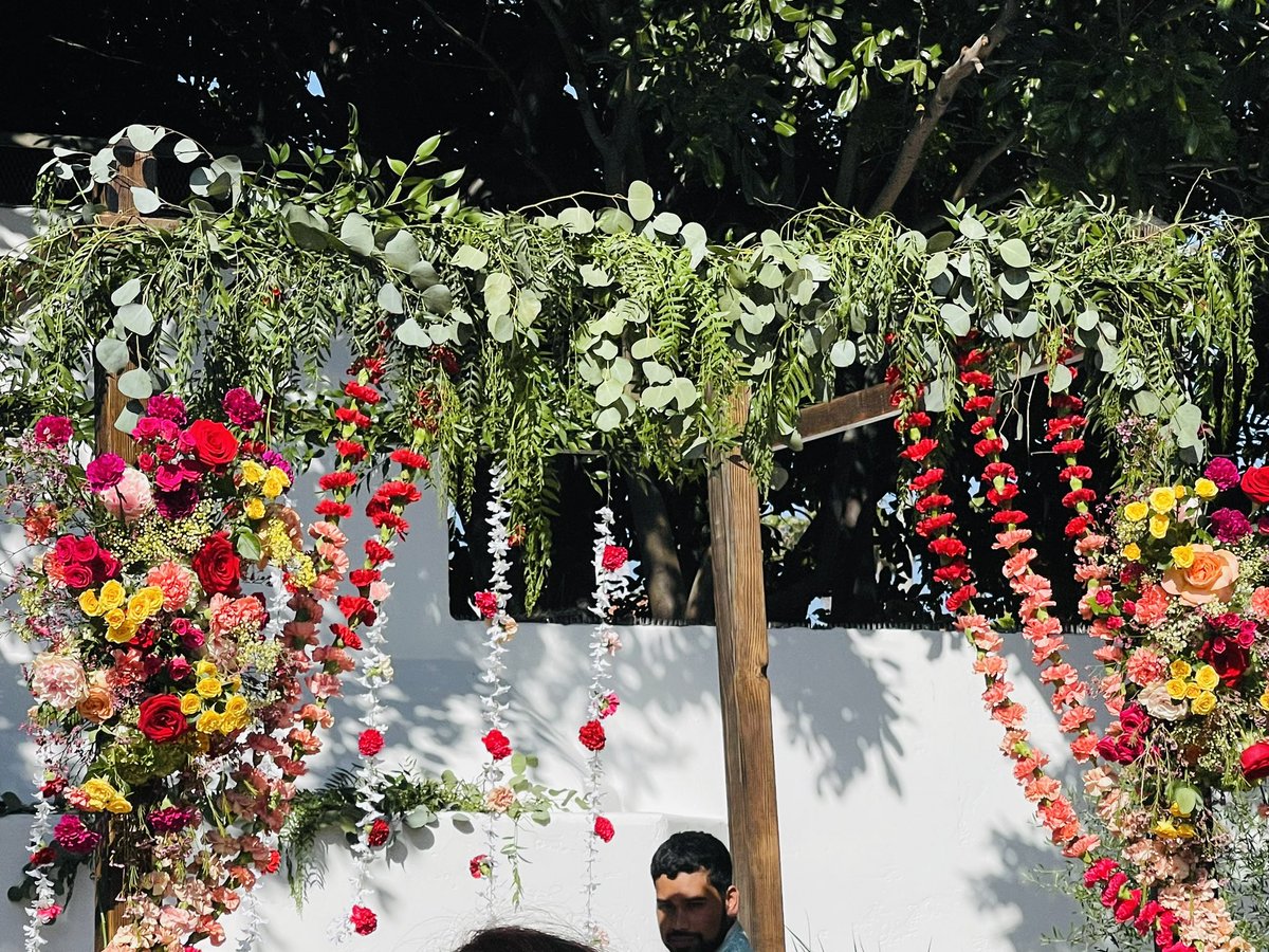 Sunny bright and colorful

… that’s me today 😜

🥰❤️🎉🎊

#sanclemente #casinosanclemente 

#wedding #shaadi #bride #groom