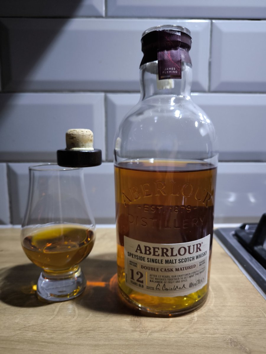 Well past #MidnightFlange but it's a #BankHolidayWeekend so we'll have a drop or two. First up is @AberlourFr 12 Year Old #Flange 🥃🐢💥