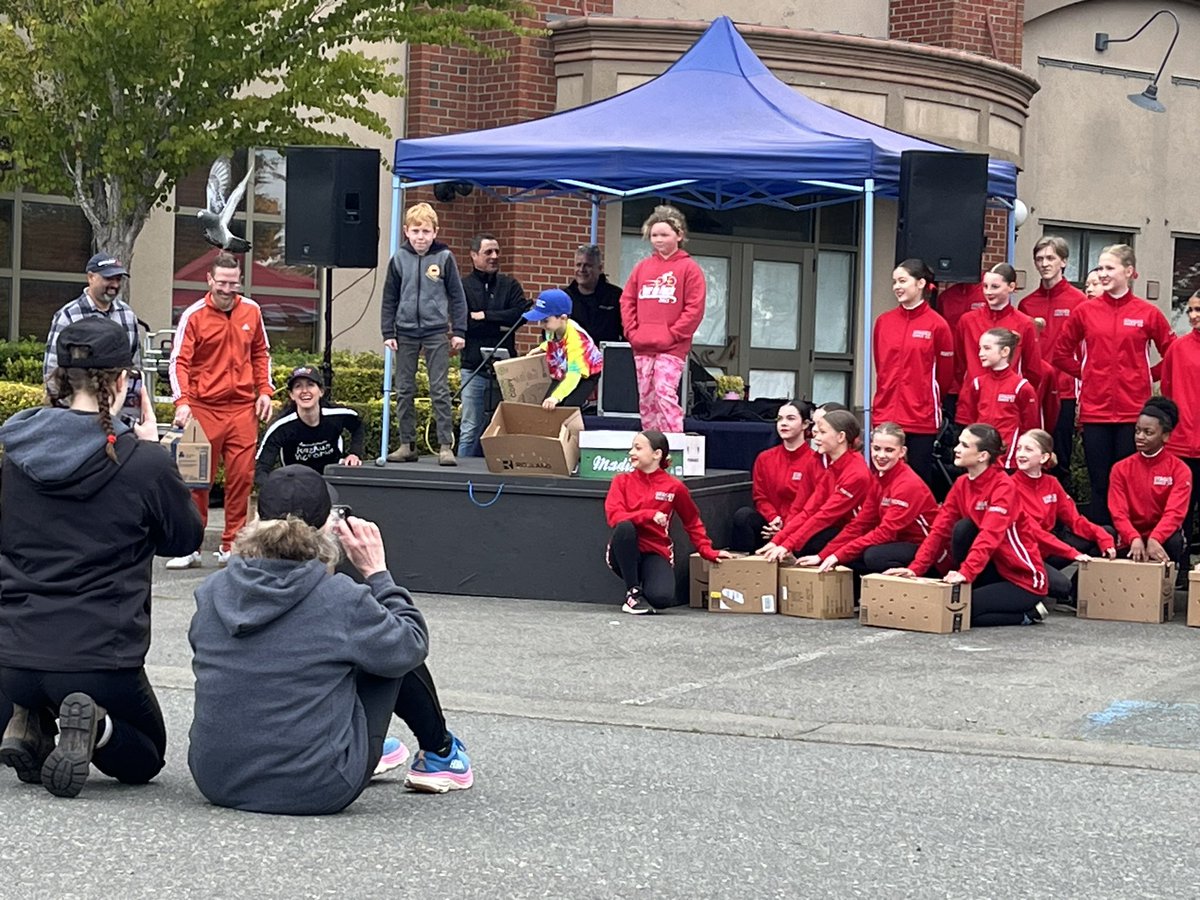 Thrilled to support #kidsrunvictoria in <a href="/saanich/">District of Saanich</a> this morning by running 5km! Raising money for child cancer awareness, pediatric oncology for VI kids. All made possible by #solesistersvictoria &amp; <a href="/L967Charitable/">Saanich Fire Fighters Charitable Foundation</a>.  Special thanks <a href="/SaanichPolice/">Saanich Police</a> <a href="/SPD_Community/">Saanich Police Community Engagement Division</a> <a href="/SaanichPD_RCsts/">Saanich PD Reserves</a> #yyj