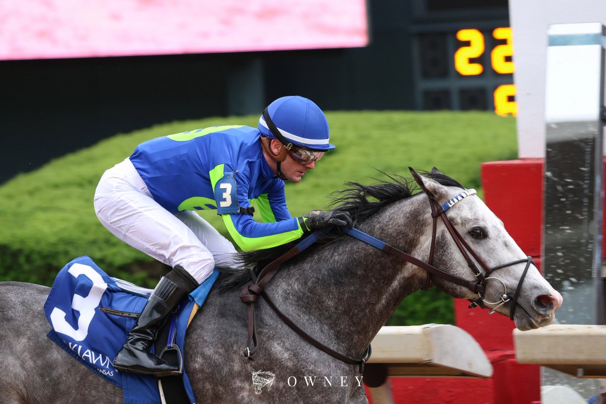 It was a FROSTED DEPARTURE to a red hot weekend for the Kenny McPeek barn with a win in the Lake Ouachita Stakes @OaklawnRacing.