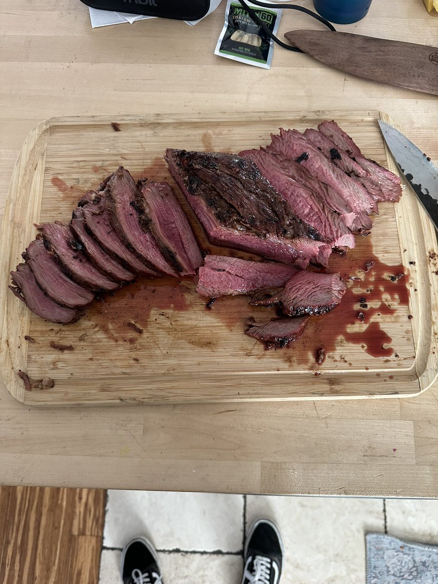 Grilled a little “ Cardiff Crack” Burgandy / pepper tri tip tonight :