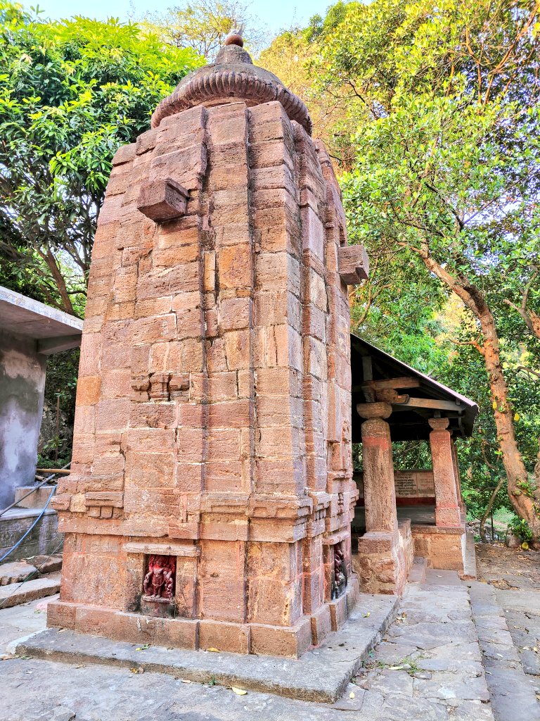 Beautiful Jagdishwar temple, Buddha-khol hills near Buguda, Ganjam, Living Siva temple,built in the early 18th century by Bhanja rulers of Ghumusar (Locally believed to be built by Gajapati Mukundadeb). Rekha Viman.