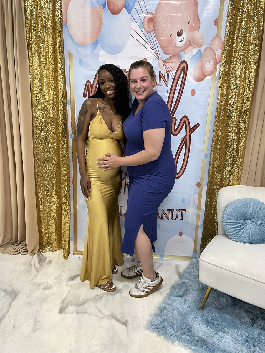 So excited for my FIRST @OneGoalGraduate baby!! 🎓Y3 ended in 2018, but we still keep in touch! #ManyPaths #OneGoal Congratulations, Angel! 💗💙 #ItsABoy