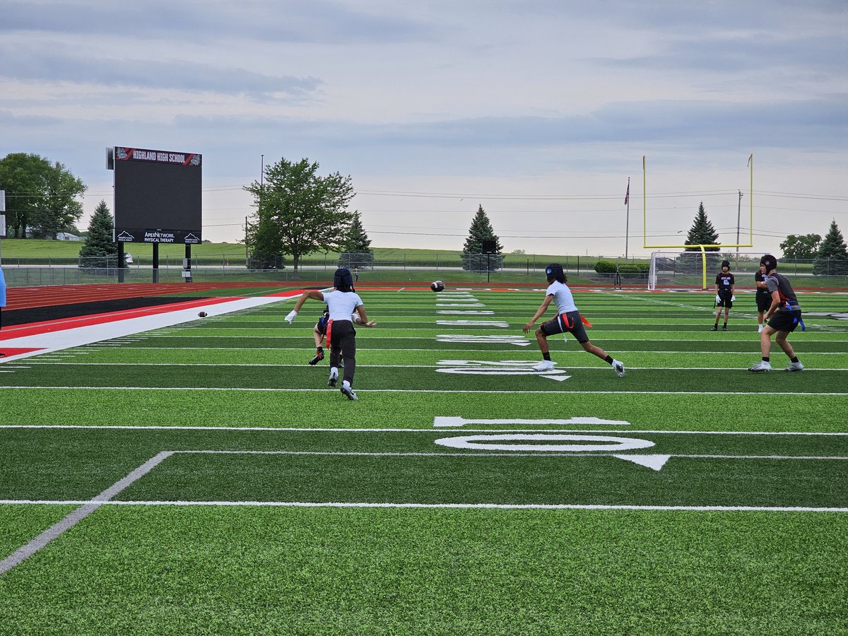LANCER FOOTBALL (@belancerfb) on Twitter photo Another Sunday night of competition with our Jr High 7v7 League. Thanks <a href="/HHS_DogFootball/">HHS Bulldog Football</a> for hosting us tonight. Another Sunday night of competition with our Jr High 7v7 League. Thanks <a href="/HHS_DogFootball/">HHS Bulldog Football</a> for hosting us tonight.