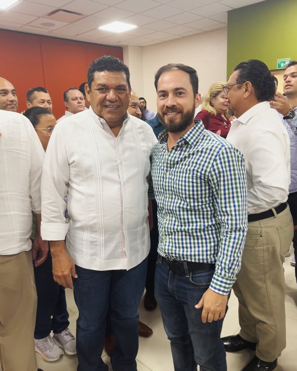 WalnerCadenas's tweet photo. Deseo un feliz cumpleaños a nuestro próximo gobernador de Tabasco don Javier May Rodríguez #YoConMay https://t.co/ebxGb5c7rB