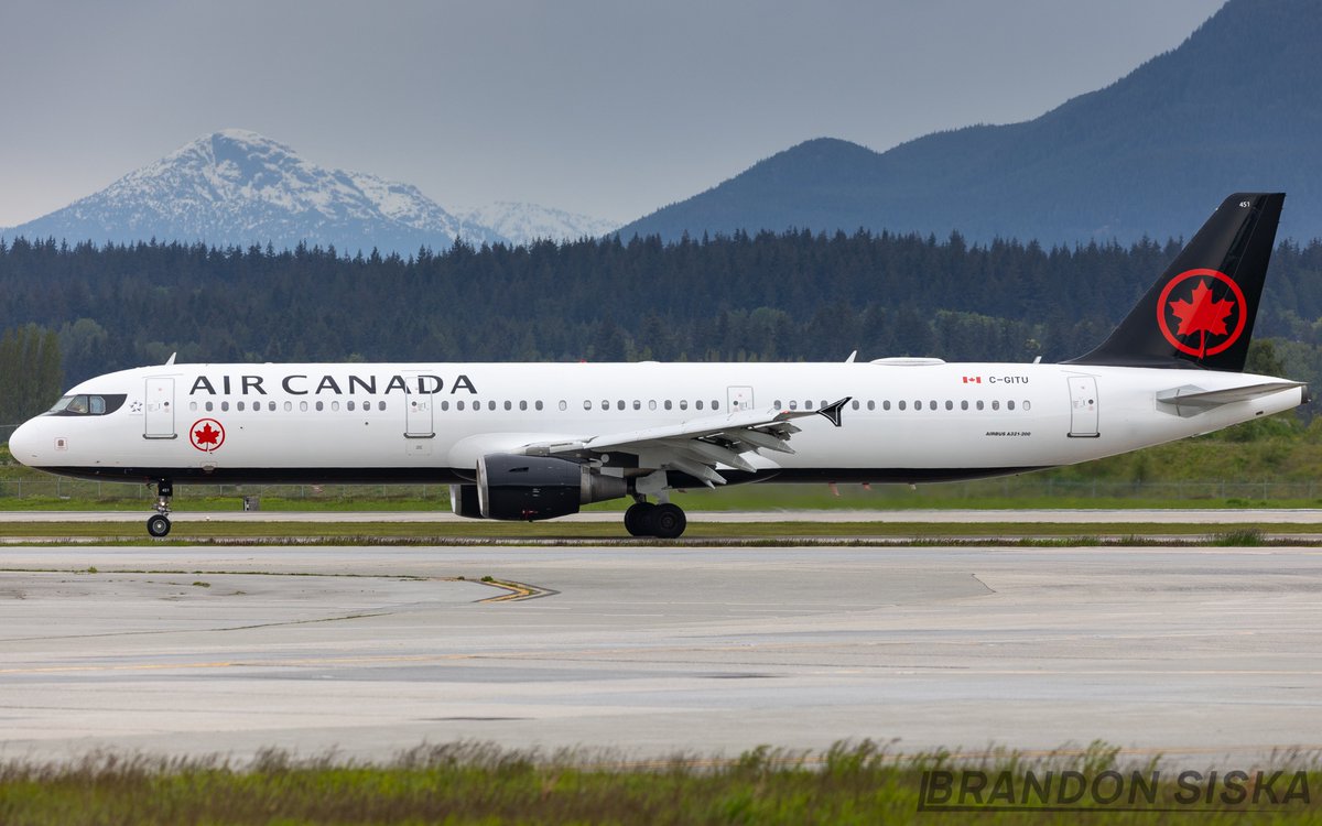 Freshly repainted from 'Star Alliance' colours and seen here on arrival from Toronto as 'Air Canada (ACA) 183' yesterday morning. This A321 is also the first Airbus in the fleet to get the updated cabin with 16J180Y seats.