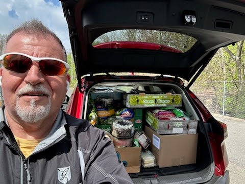 Volunteer Earl Kneeland recently upgraded from his magic food rescue two-seater, and his new SUV was STILL jam packed for his delivery from BJs Wholesale Club to @breadmalden this week! Shoutout to the crazy good car packing skills of our volunteers! #foodrescue #melrosema