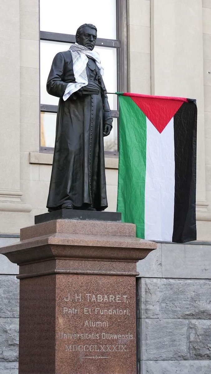 There you go 🇨🇦 Monument at University of Ottawa decorated with a Palestinian flag and Keffiyeh. We all remember when the Freedom Convoy did it and the backlash that followed. Complete double standard in Canada, WOW