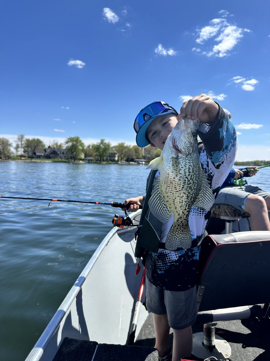 KaminskiScott's tweet photo. Paxy and Andrew slayed some crappies today! 🔥🔥🔥 https://t.co/EDlFJeiOUT