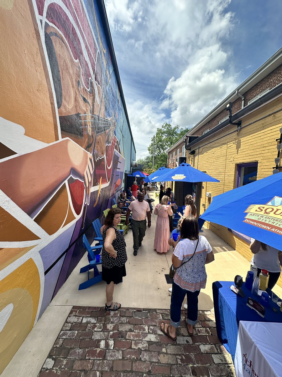 It was a great day volunteering with @AthensAL_MS to host a tour called “Alleys, Arts, & Ales” with attendees from around the USA who are attending the @NatlMainStreet Now Conference! I so enjoy my work with the amazing promotions committee! Always shop and eat local!