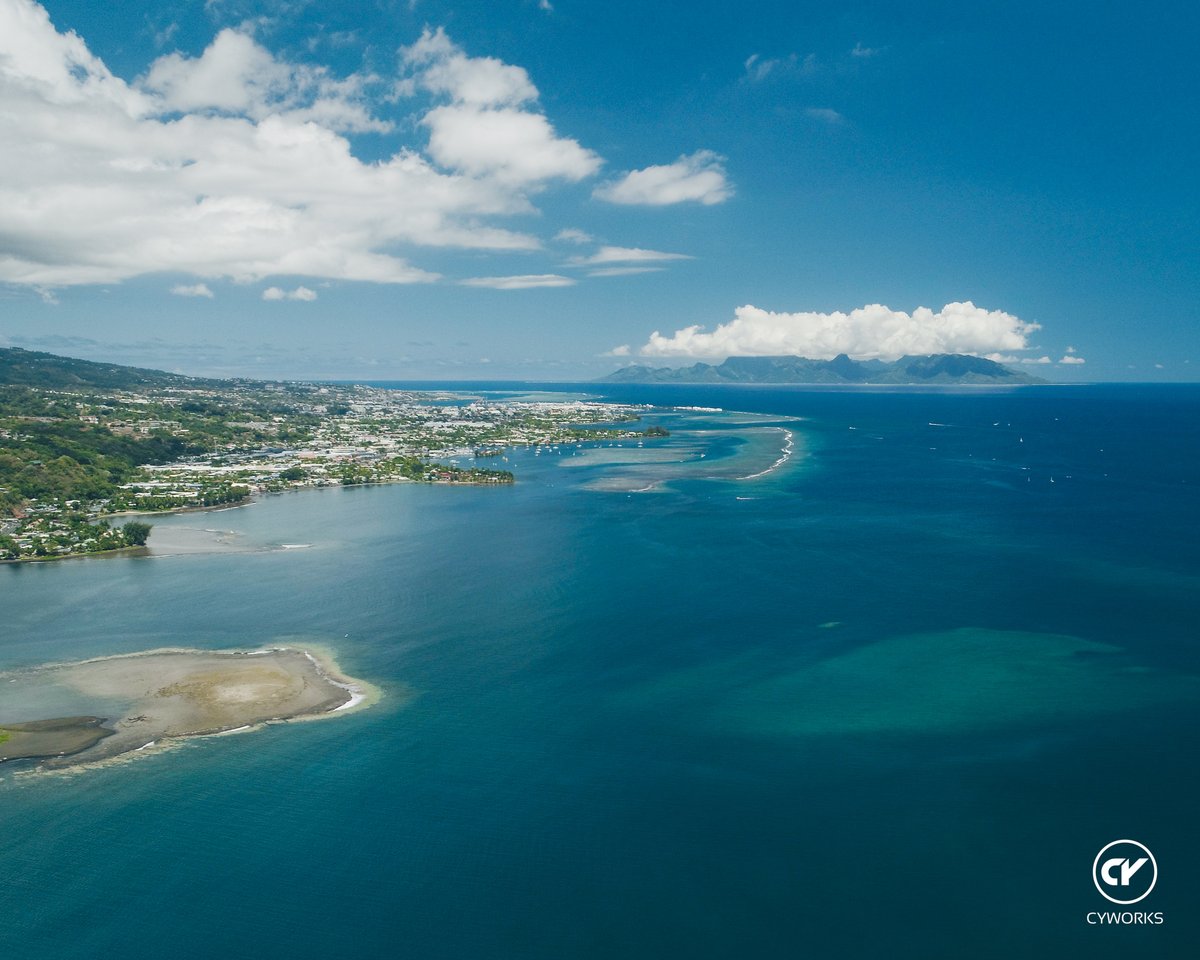 The cities of northwestern Tahiti in all their splendor.
#FrenchPolynesia