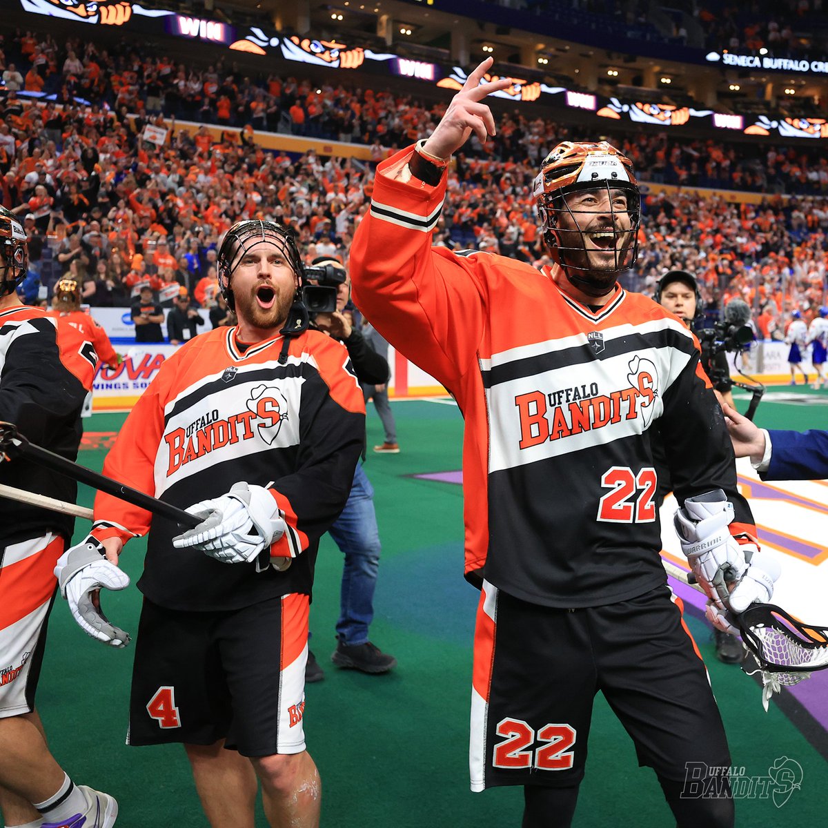 NLLBandits's tweet photo. Those Toronto golf courses are going to be awfully busy this week. 😉 https://t.co/EpOX0NU5iA