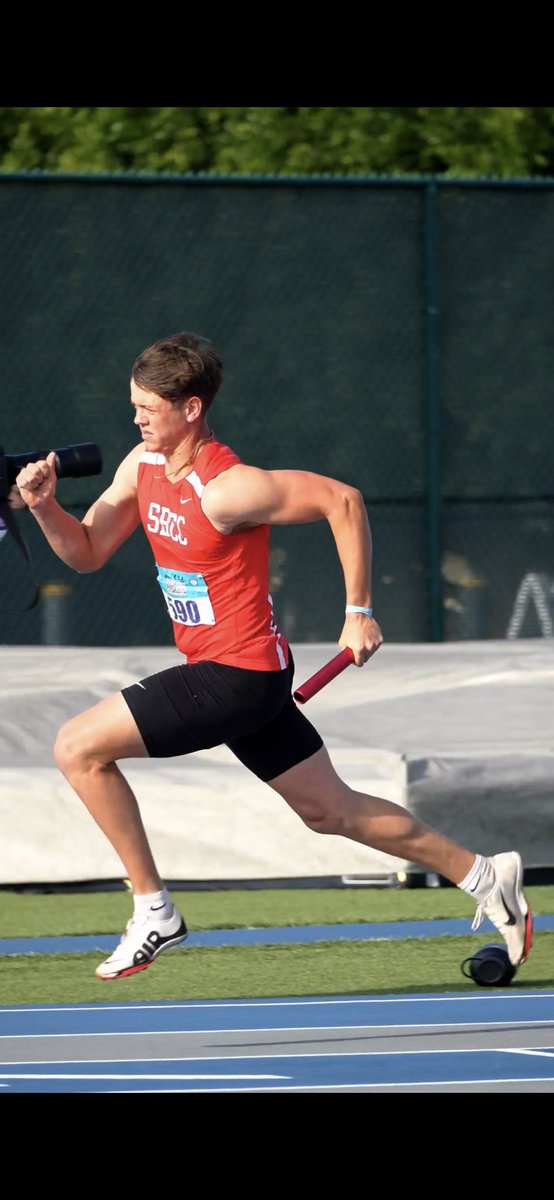 4x400 On its way to So Cal Finals w/3:19 and a 49.15 split. Top 9 in California #multisportathlete #football #trackandfield