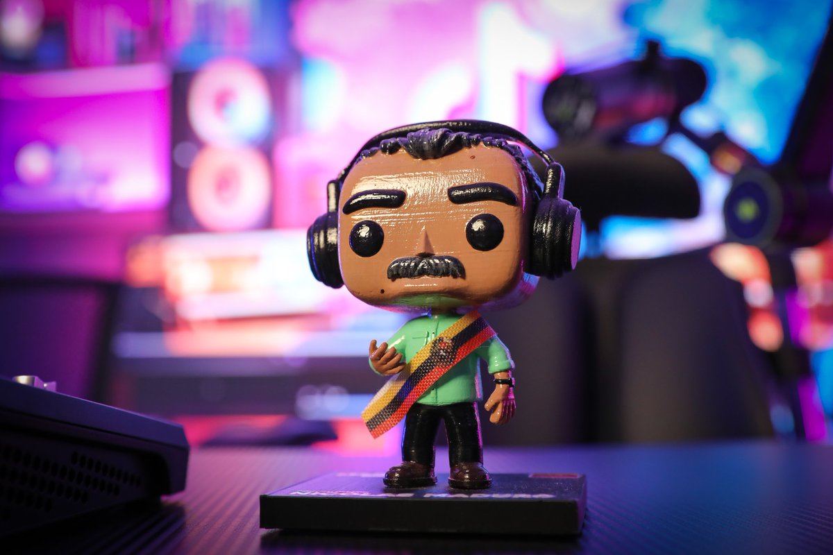 NicolasMaduro's tweet image. ¿Qué les pareció mi primer TikTok Live junto a Cilita? Estuvo bueno, compartimos música, anécdotas, resumen de la jornada semanal, análisis de la coyuntura actual, nacional e internacional. Me reportaron conexión de diferentes regiones y de varios países. Además respondimos…