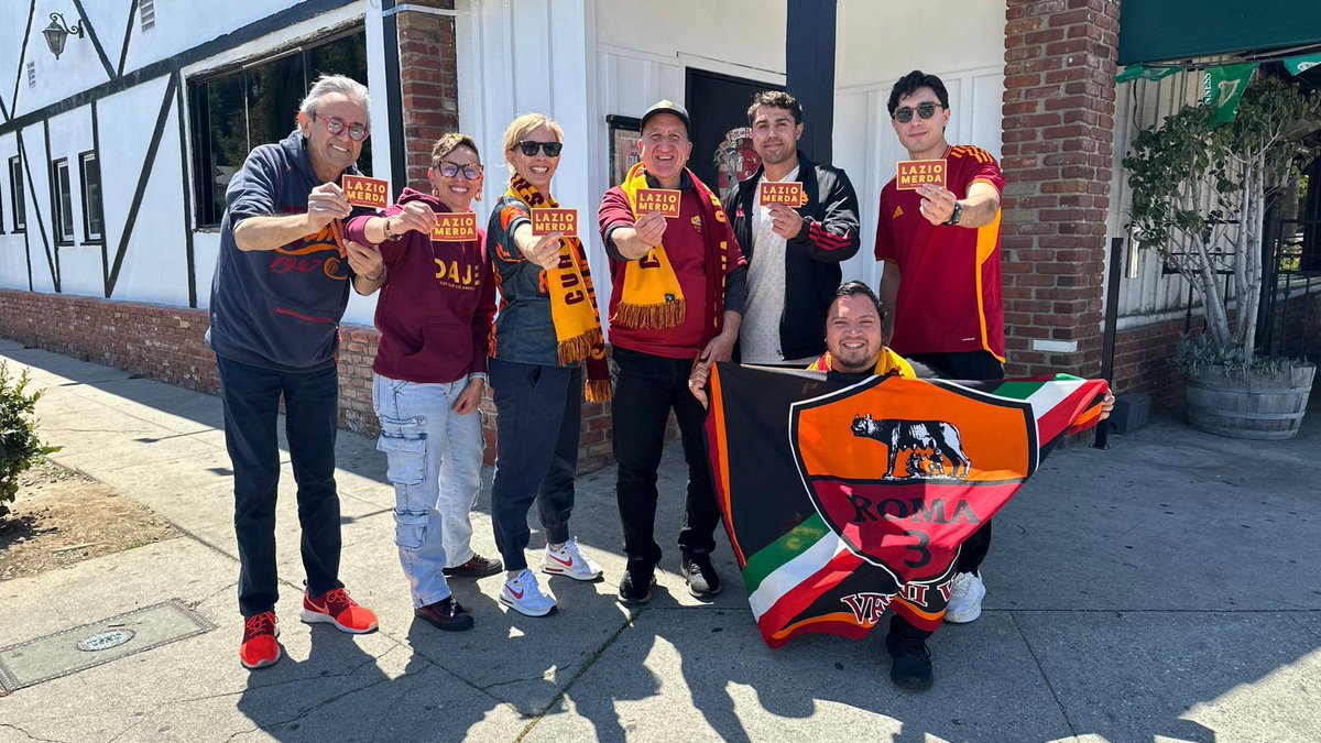 …until the end!!!! 
This is the time to be united and support our beloved AS Roma @OfficialASRoma @ASRomaEN more than ever 💪💛❤️ dajeeee 
Greetings from CSLA @CurvaSudLA @BarbaraBorelli2 @BighiTheKid @meopinelli @Fabius40884986