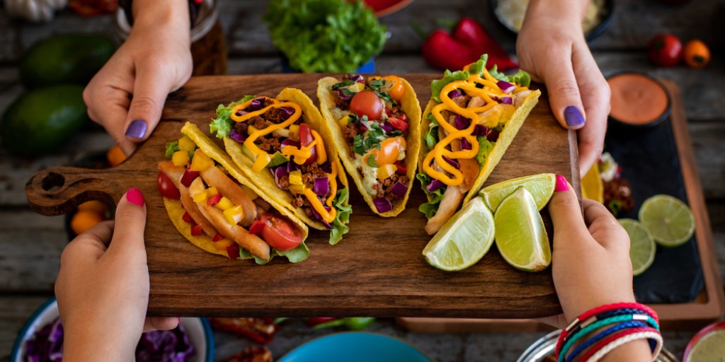 Mexican food is delicious and highly tempting to those trying to eat healthier. 💚 🌮 However, there are ways to make Mexican dishes healthy! Explore our healthy food tips for your Cinco De Mayo celebration or everyday eating ➡️ scripps.org/5393tw