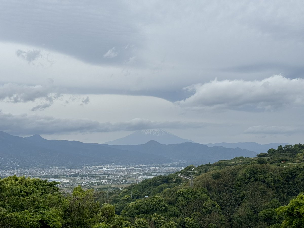 556map's tweet image. 曇っていて残念
晴れている日に登ればよかった〜